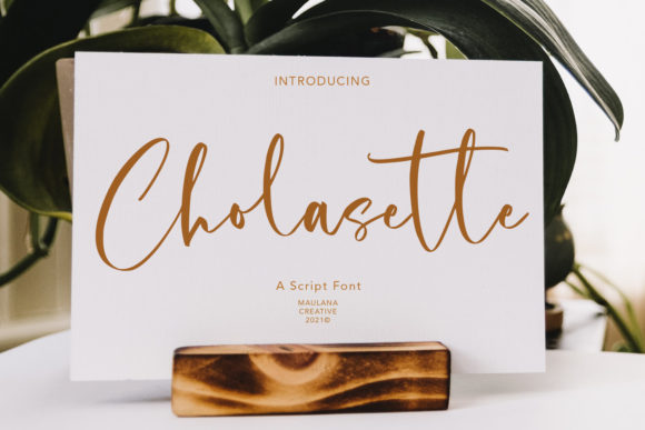 Cholasette Script: A Stylish Font for Makers